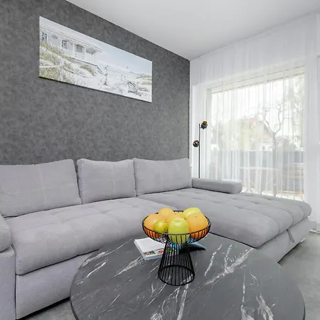 Modern Close To The In By Renters Appartamento *