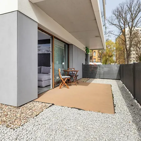 Modern Close To The In By Renters Apartmán